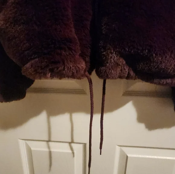 Lucky Brand Burgundy Teddy Jacket with Oversized Fit and Cozy Plush Texture Nwot - Picture 4 of 10